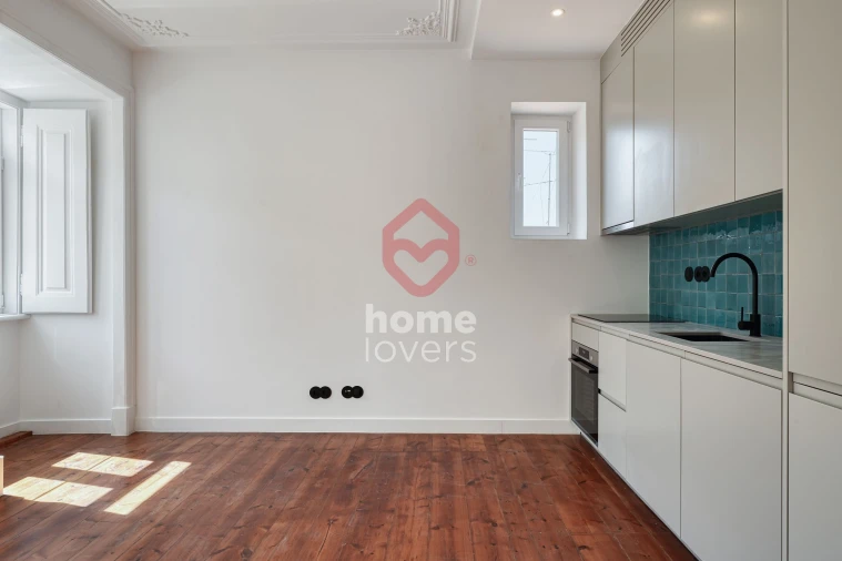 Apartamento T1 para Venda em Santa Maria Maior Foto 2