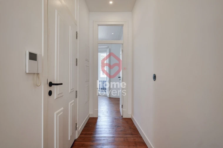 Apartamento T1 para Venda em Santa Maria Maior Foto 6