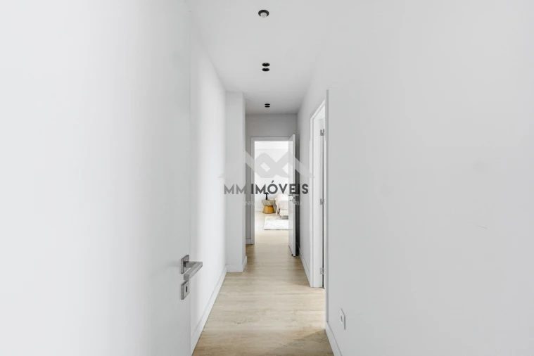 Apartamento T4 para Venda em Paranhos Foto 19