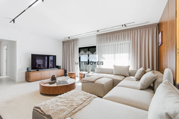 Apartamento T4 para Venda em Paranhos Foto 4