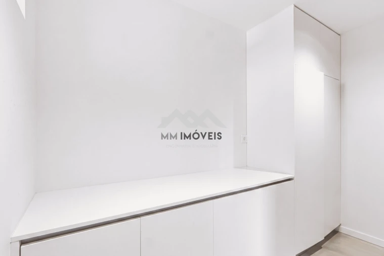 Apartamento T4 para Venda em Paranhos Foto 23