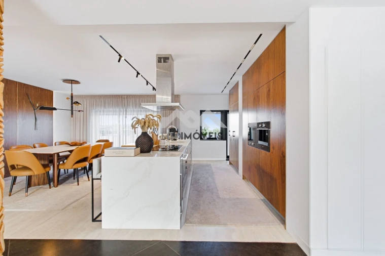 Apartamento T4 para Venda em Paranhos Foto 18