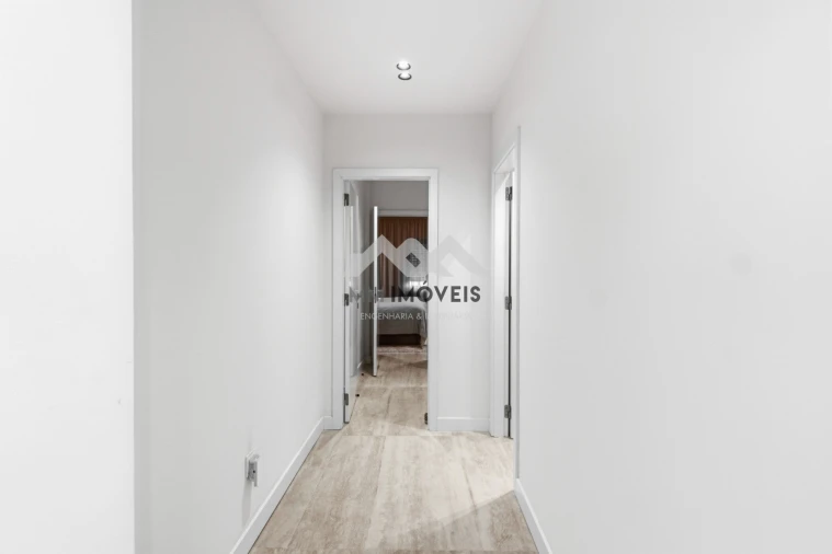 Apartamento T4 para Venda em Paranhos Foto 21