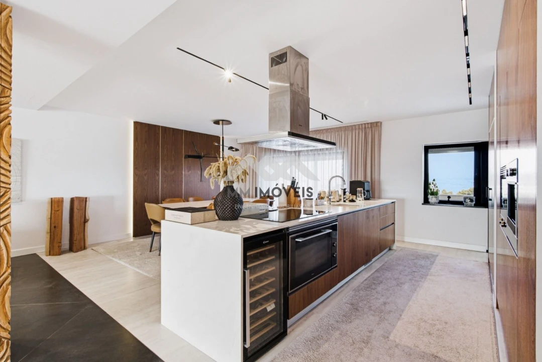 Apartamento T4 para Venda em Paranhos Foto 17