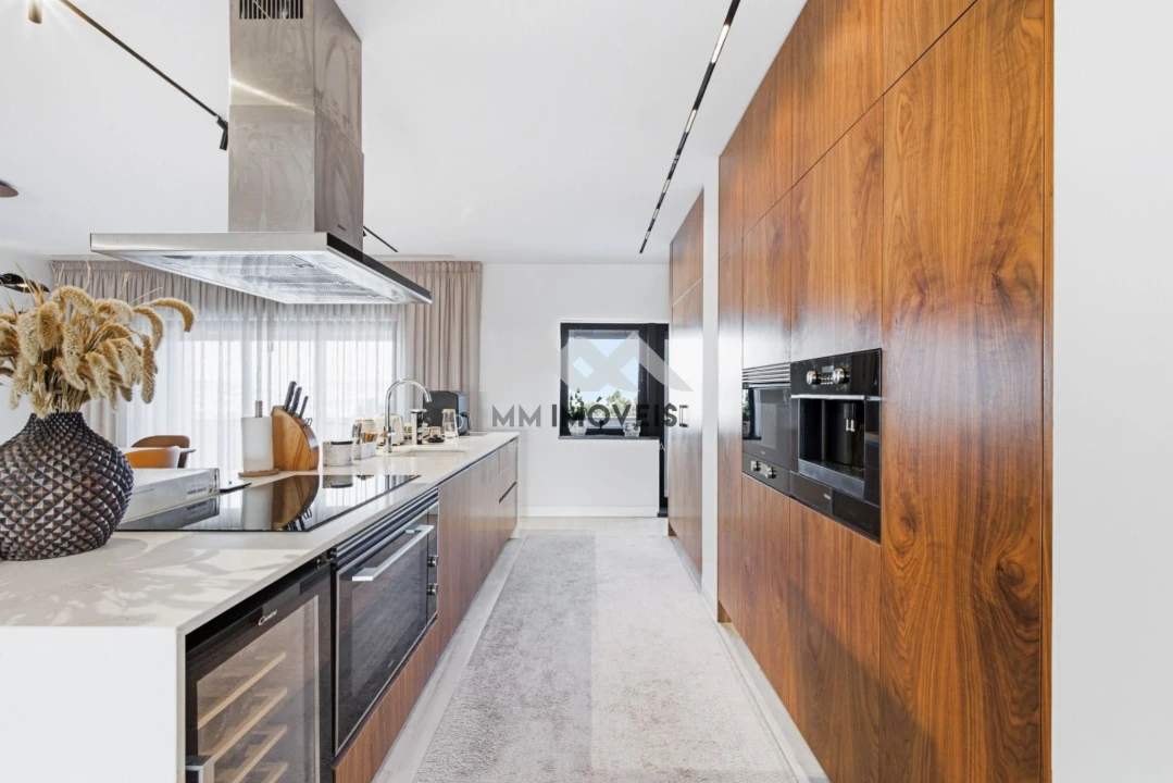 Apartamento T4 para Venda em Paranhos Foto 5