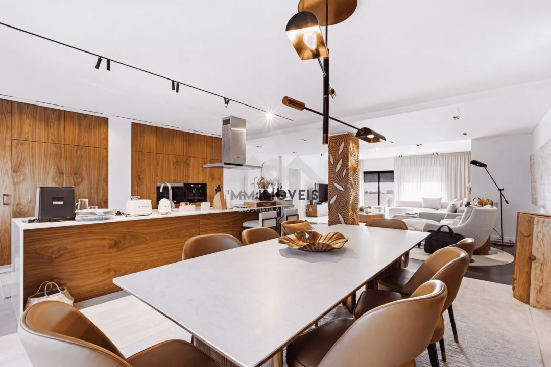 Apartamento T4 para Venda em Paranhos Foto 2