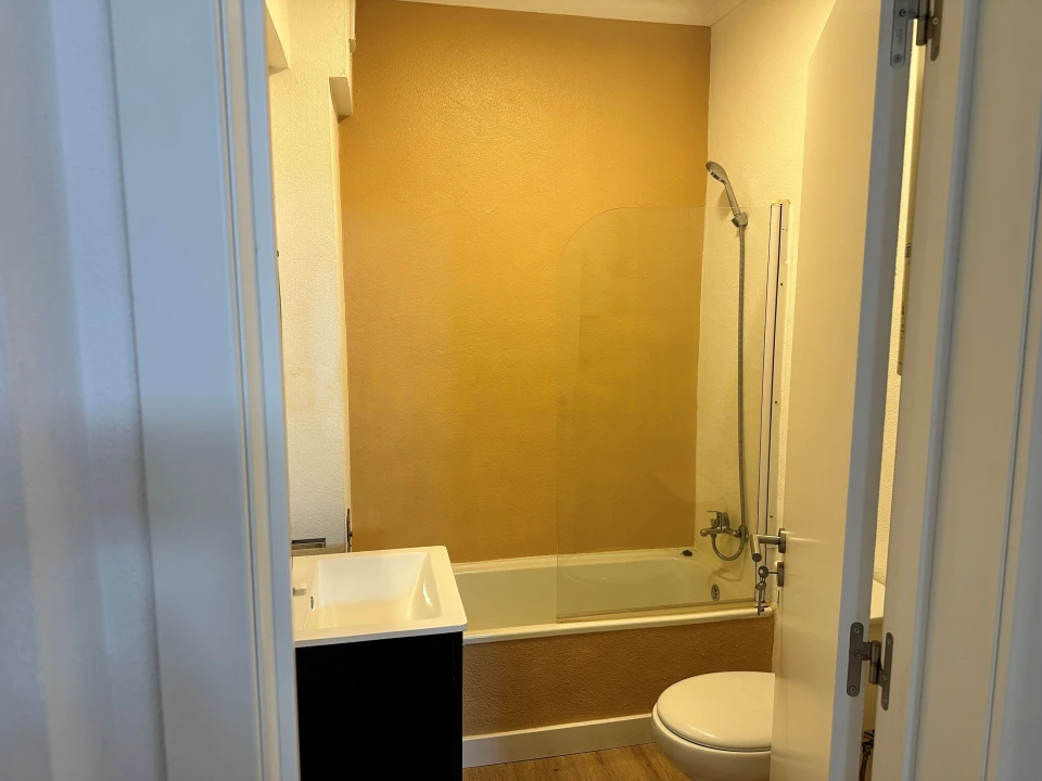 Apartamento T1 para Venda em Águas Livres Foto 8