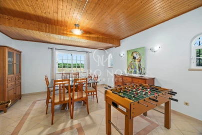 Moradia T4 para Venda em Quarteira