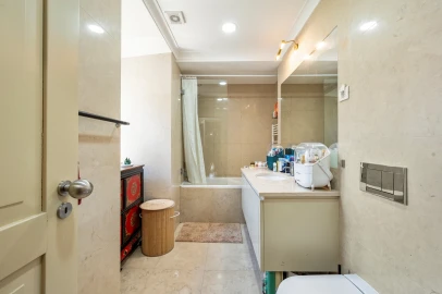 Apartamento T4 para Venda em São Vicente