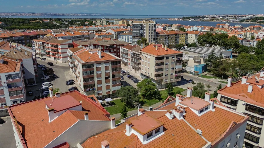 Apartamento T3 para Venda em Amora Foto 54