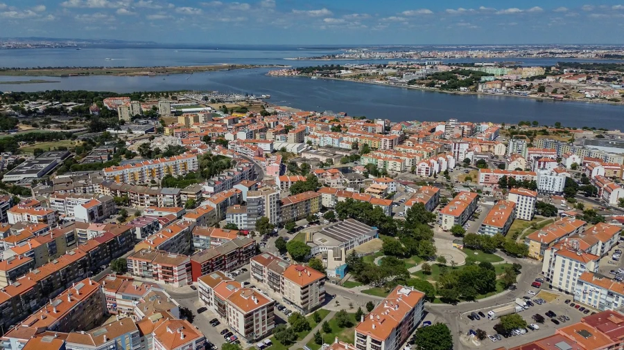 Apartamento T3 para Venda em Amora Foto 53