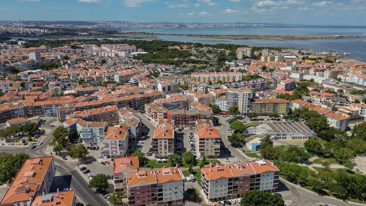 Apartamento T3 para Venda em Amora Foto 50