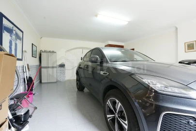 Moradia T5 para Venda em Santa Maria, São Pedro e Matacães