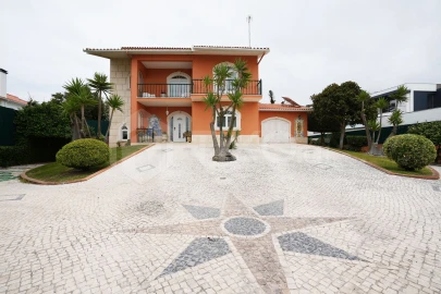Moradia T5 para Venda em Santa Maria, São Pedro e Matacães