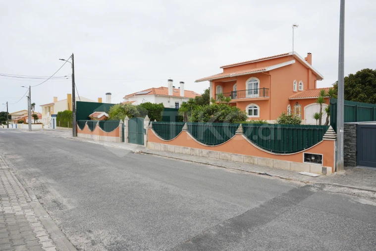Moradia T5 para Venda em Santa Maria, São Pedro e Matacães Foto 54