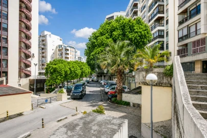Apartamento T2 para Venda em Algés, Linda-A-Velha e Cruz Quebrada-Dafundo