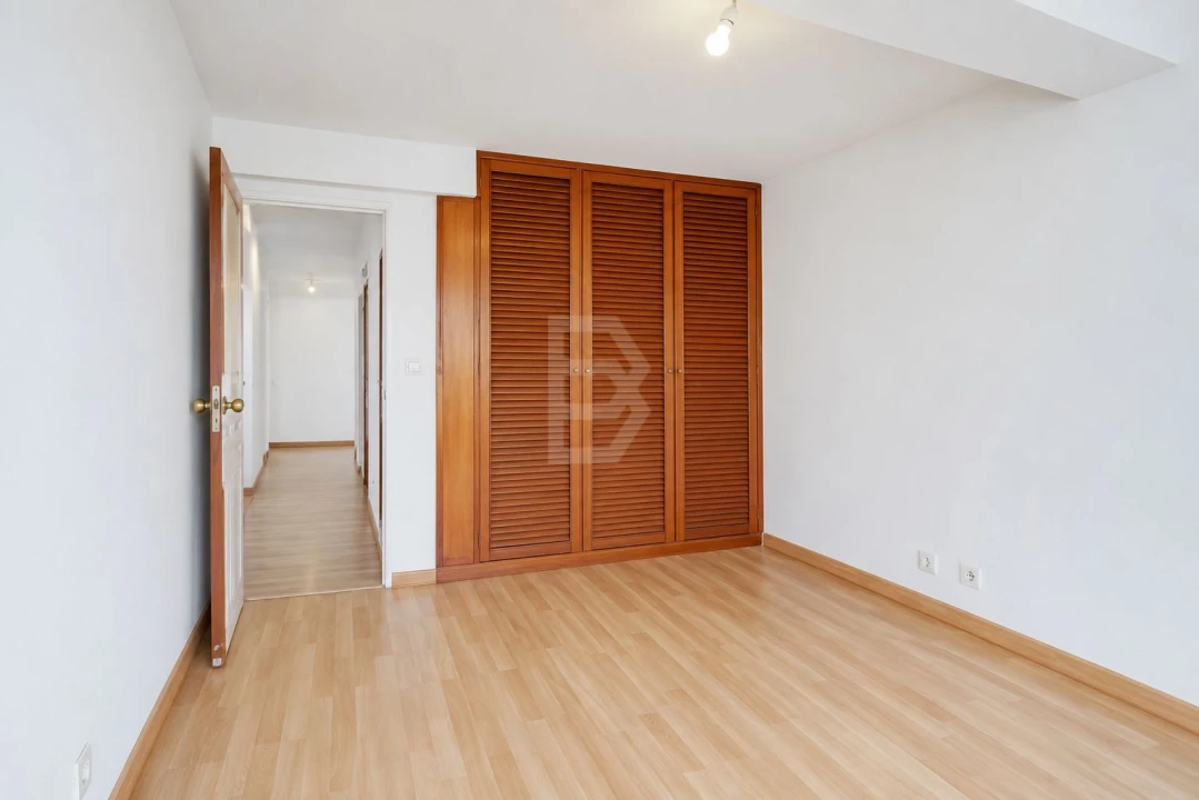 Apartamento T2 para Venda em Algés, Linda-A-Velha e Cruz Quebrada-Dafundo Foto 8