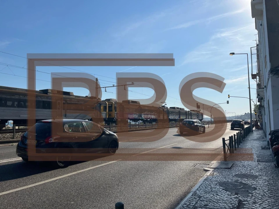 Negócio para Venda em Algés, Linda-A-Velha e Cruz Quebrada-Dafundo Foto 2