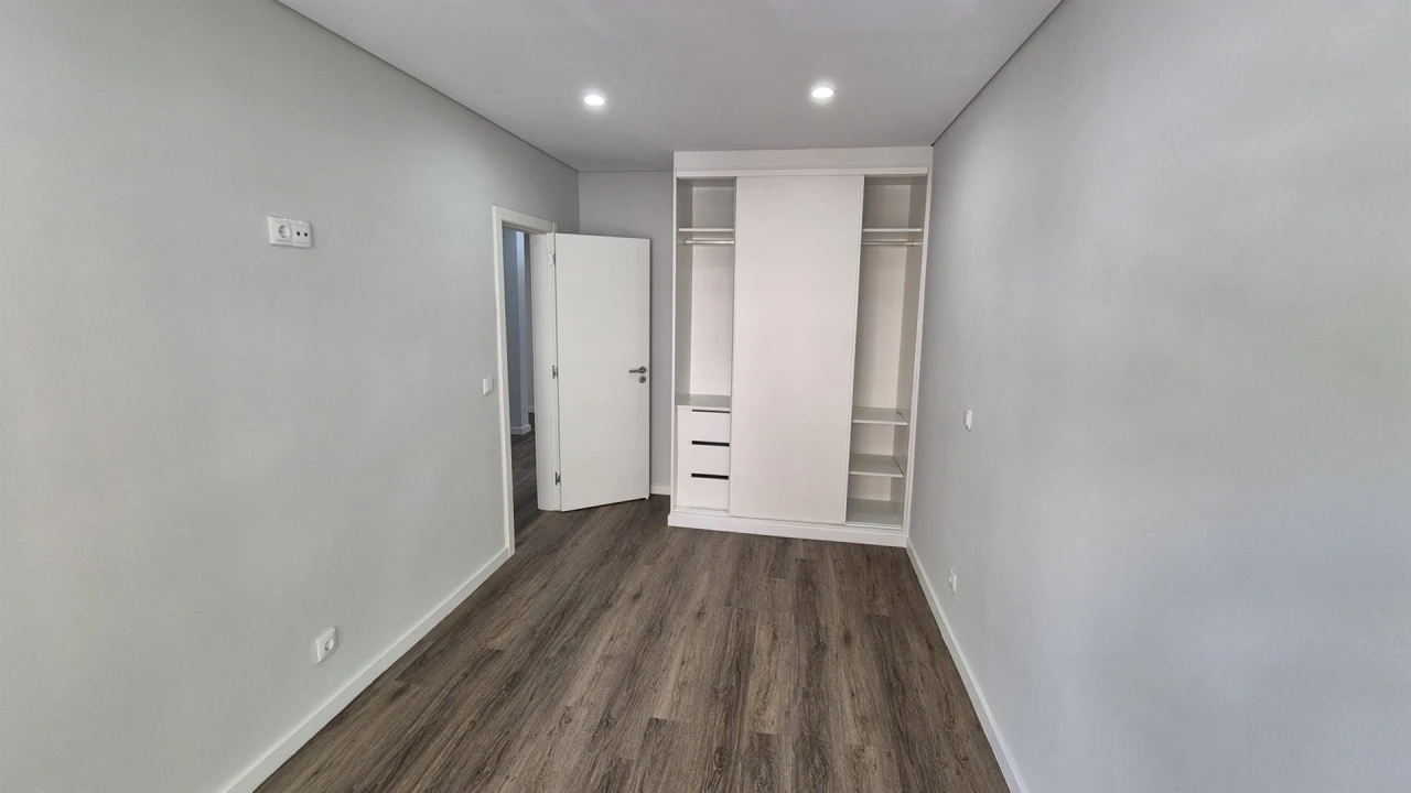 Apartamento T2 para Venda em Venteira Foto 18