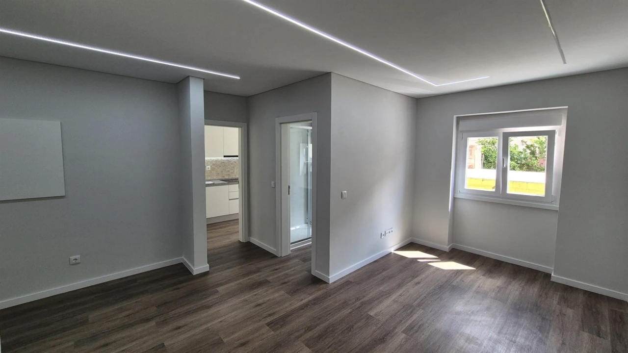 Apartamento T2 para Venda em Venteira Foto 6