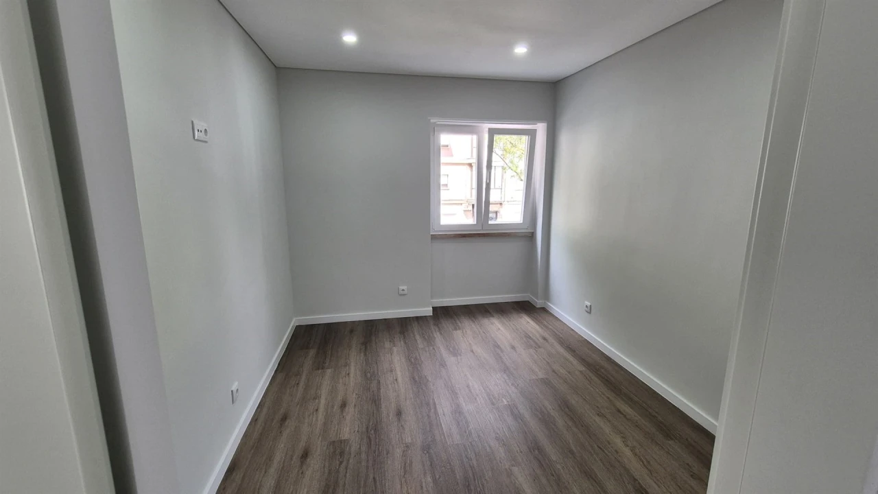 Apartamento T2 para Venda em Venteira Foto 14