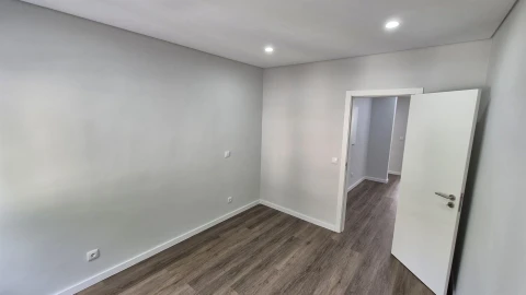 Apartamento T2 para Venda em Venteira