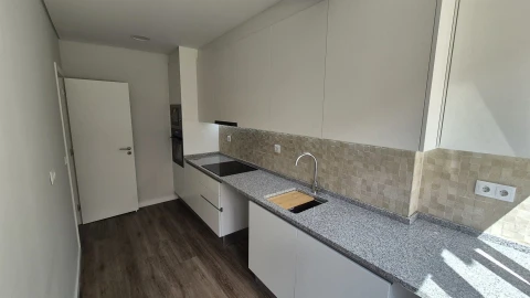 Apartamento T2 para Venda em Venteira