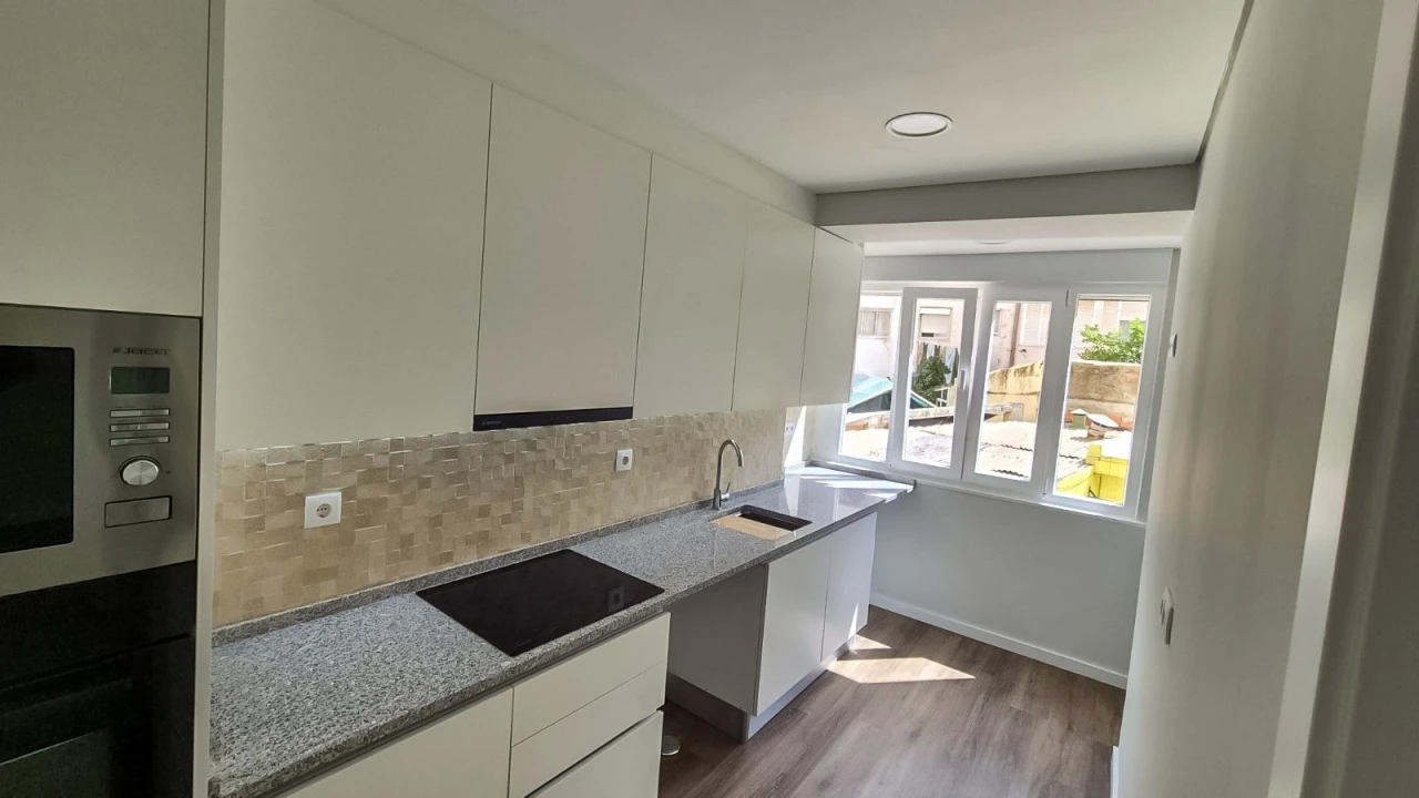 Apartamento T2 para Venda em Venteira Foto 2