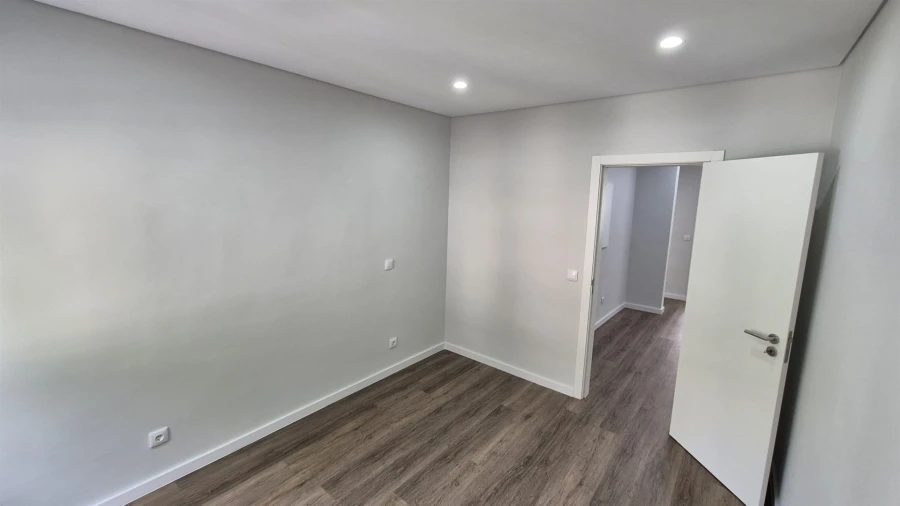 Apartamento T2 para Venda em Venteira Foto 15