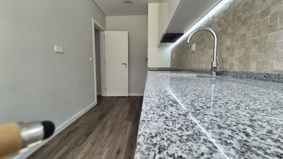 Apartamento T2 para Venda em Venteira Foto 4