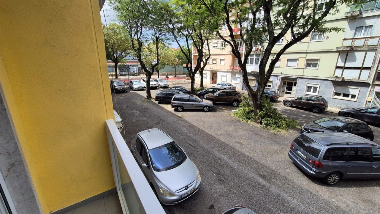 Apartamento T2 para Venda em Venteira Foto 24