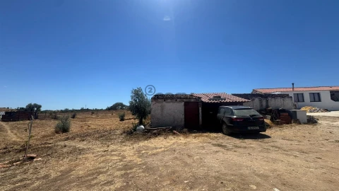 Quinta T3 para Venda em Ourique