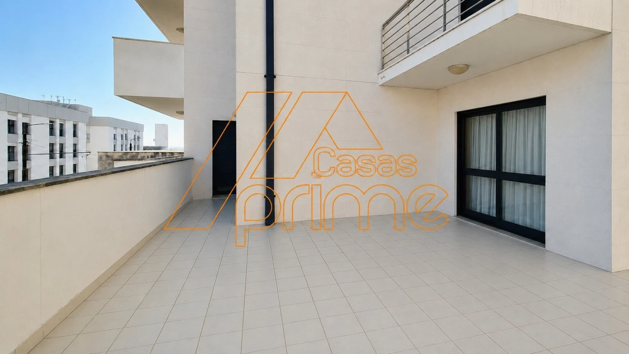 Apartamento T4 para Venda em Santo Antonio dos Olivais Foto 33