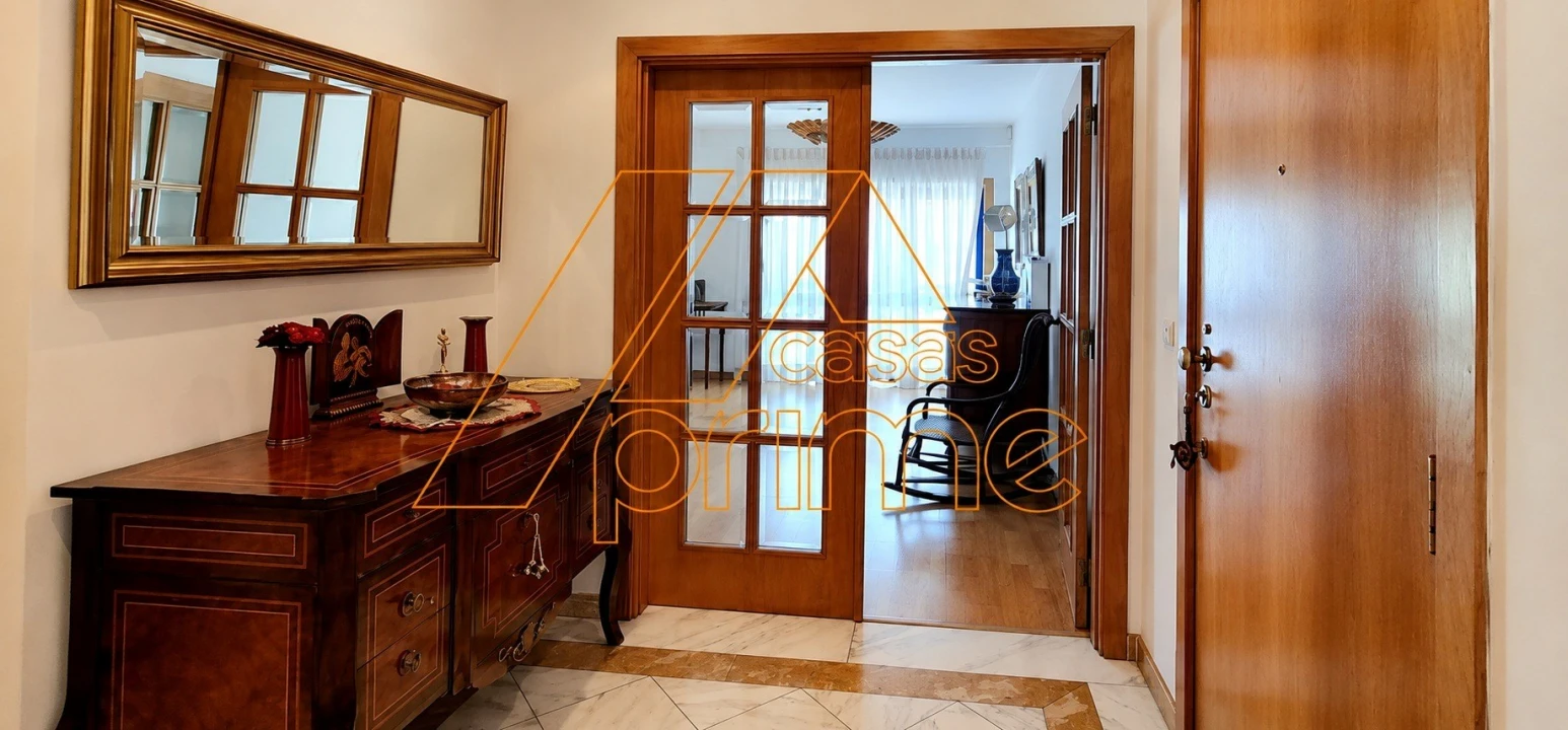 Apartamento T4 para Venda em Santo Antonio dos Olivais Foto 31