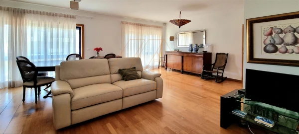 Apartamento T4 para Venda em Santo Antonio dos Olivais