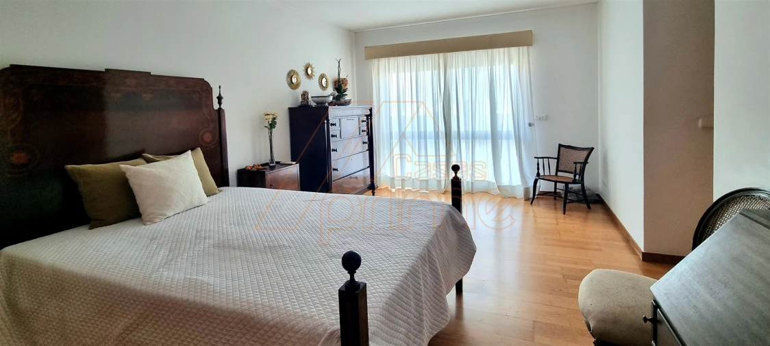 Apartamento T4 para Venda em Santo Antonio dos Olivais Foto 19