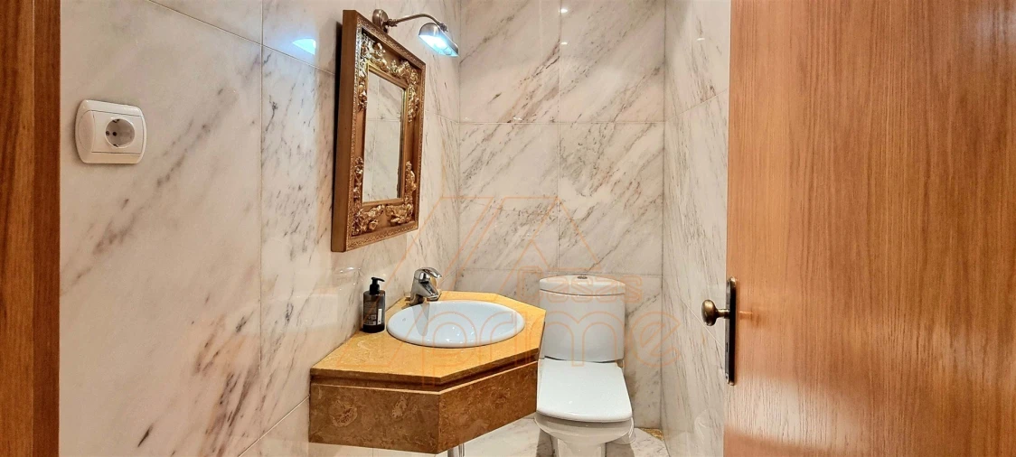 Apartamento T4 para Venda em Santo Antonio dos Olivais Foto 6