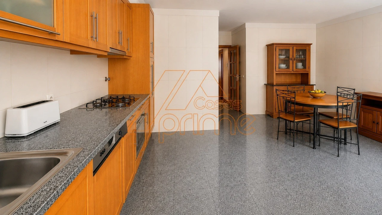 Apartamento T4 para Venda em Santo Antonio dos Olivais Foto 2