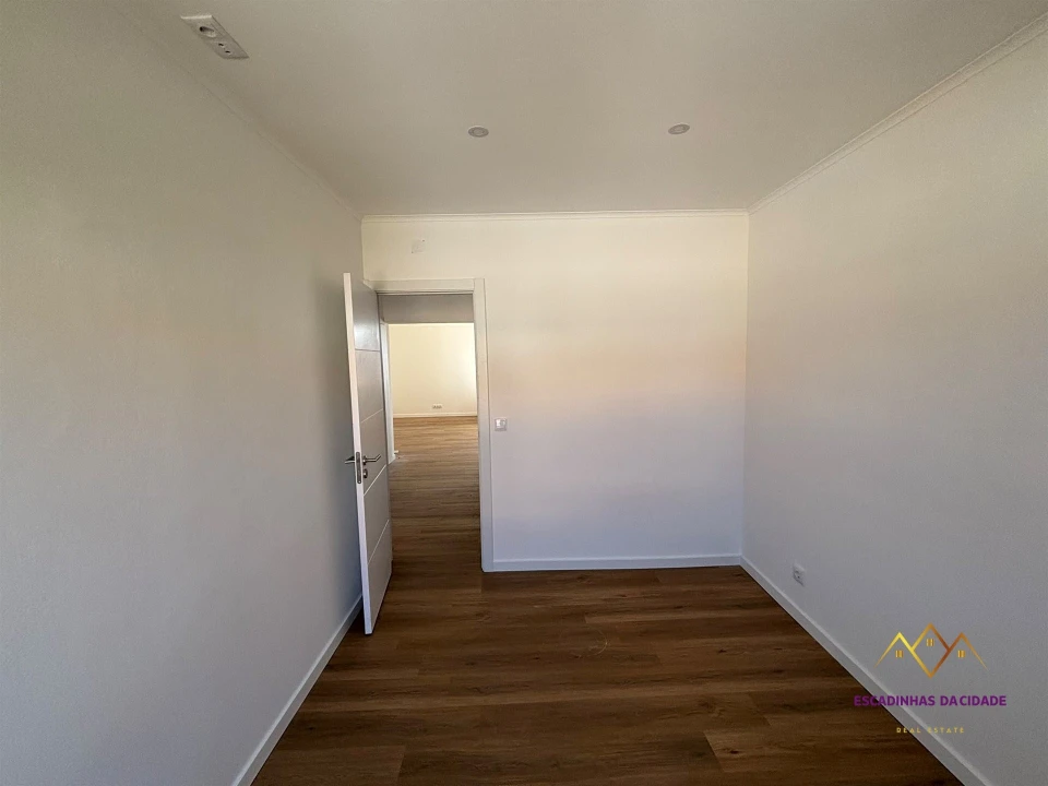 Apartamento T2 para Venda em Falagueira-Venda Nova Foto 14