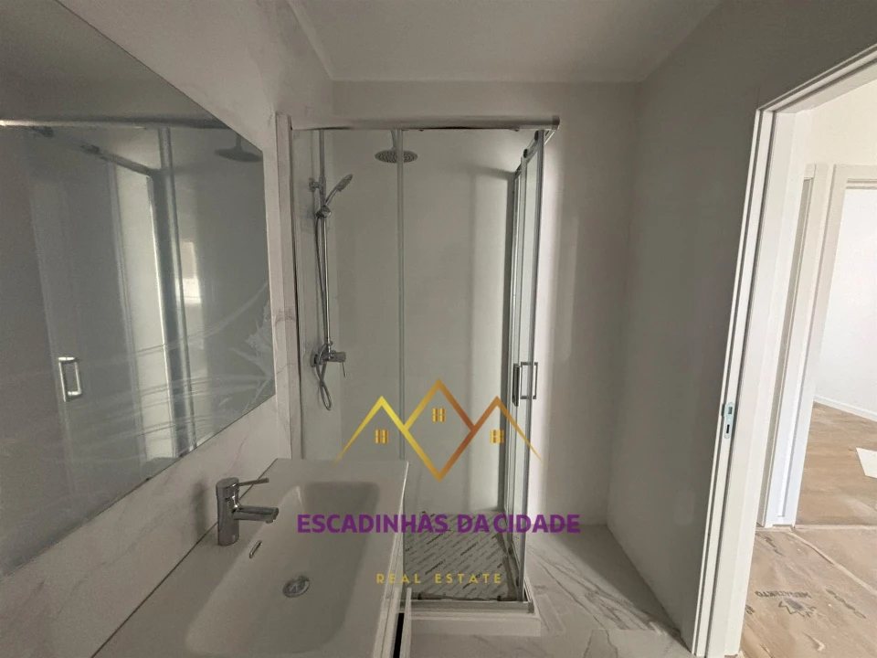 Apartamento T2 para Venda em Falagueira-Venda Nova Foto 17