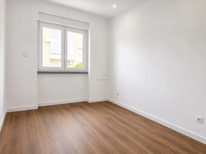 Apartamento T2 para Venda em Venteira Foto 6