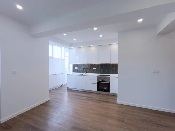 Apartamento T2 para Venda em Venteira Foto 2