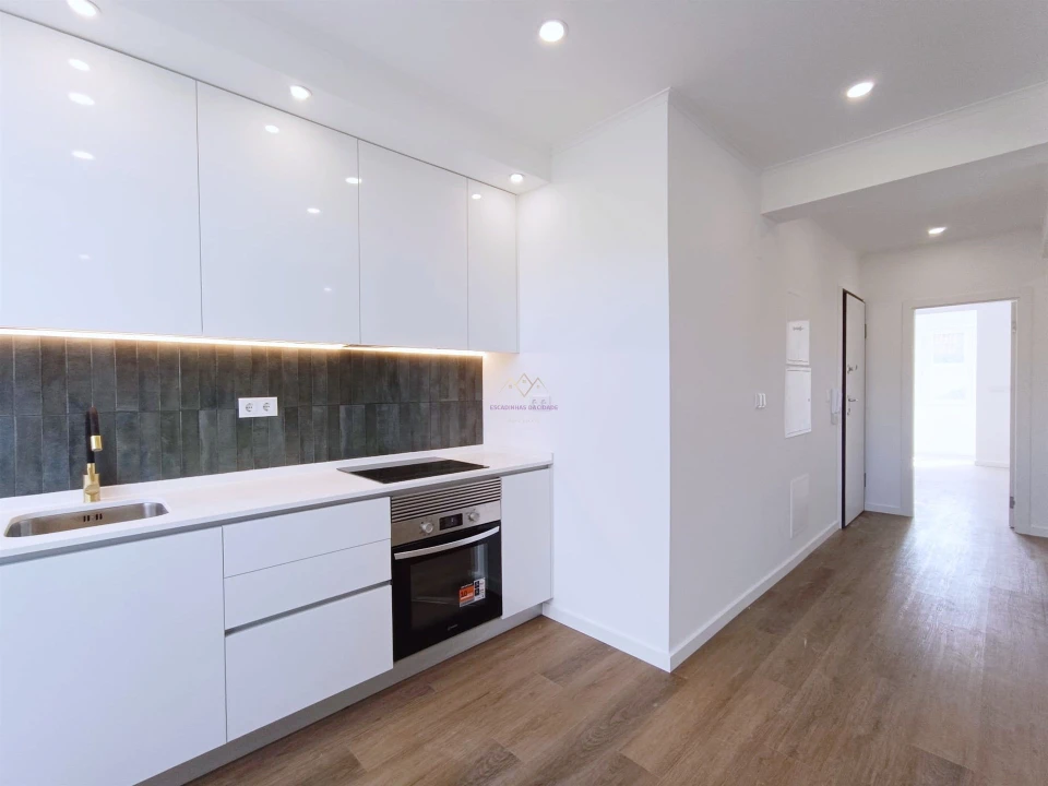 Apartamento T2 para Venda em Venteira Foto 12