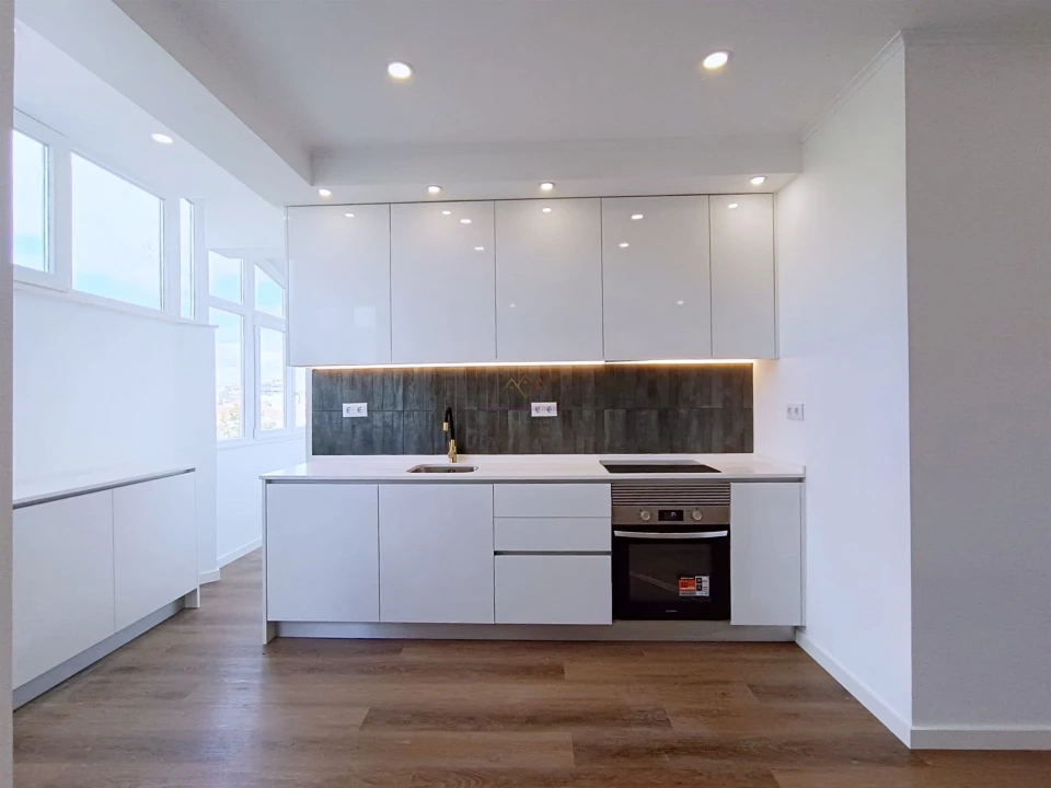 Apartamento T2 para Venda em Venteira Foto 4