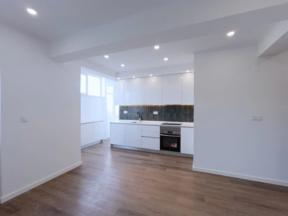 Apartamento T2 para Venda em Venteira Foto 2