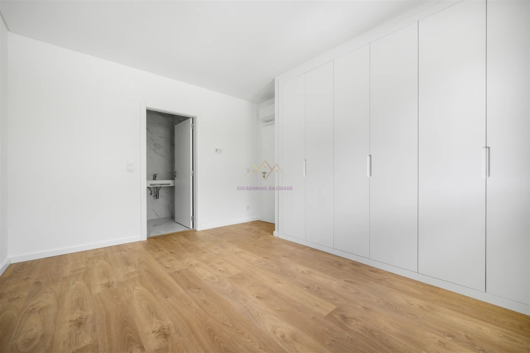 Apartamento T2 para Venda em Camarate, Unhos e Apelação Foto 21