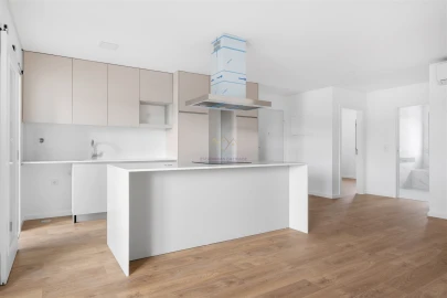 Apartamento T2 para Venda em Camarate, Unhos e Apelação