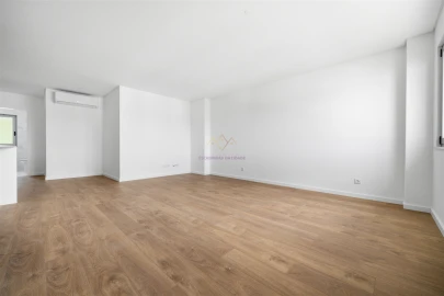 Apartamento T2 para Venda em Camarate, Unhos e Apelação