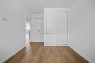 Apartamento T2 para Venda em Camarate, Unhos e Apelação