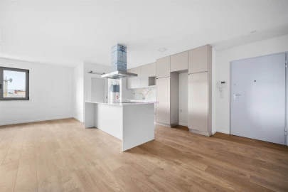 Apartamento T2 para Venda em Camarate, Unhos e Apelação